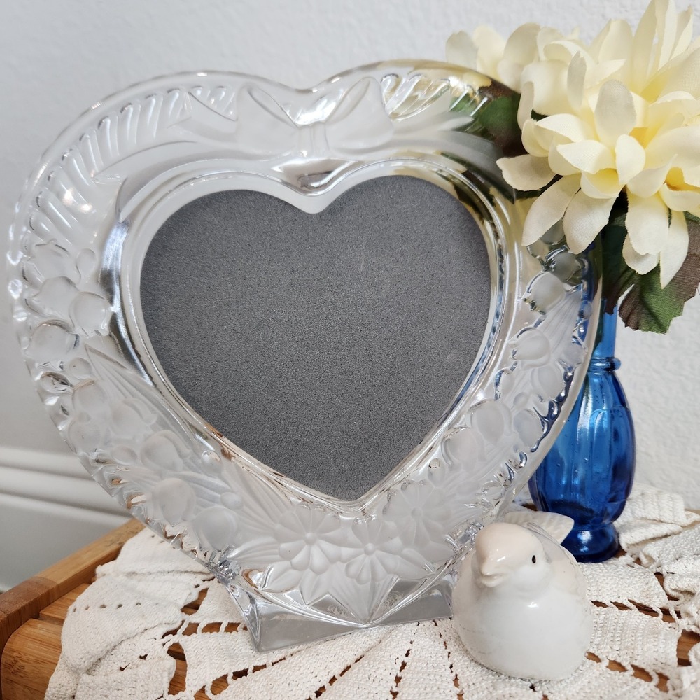 VTG Cottagecore Studio Nova Japan Crystal Picture Frosted Flowers Heart Shape